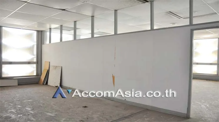unit Office space For Rent in Silom, Bangkok  near MRT Lumphini (AA11165)